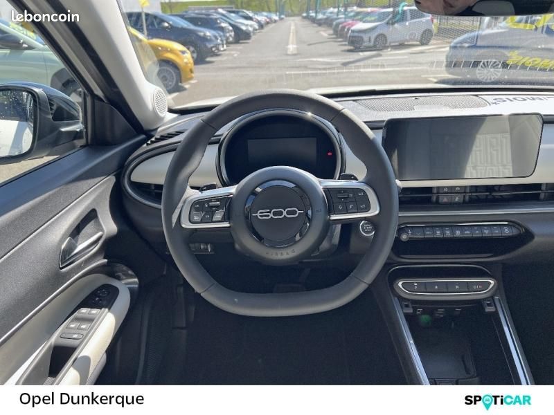 Fiat 600 1.2 Hybrid Turbo 110ch La Prima eDCT6 Step 2 (image 24)