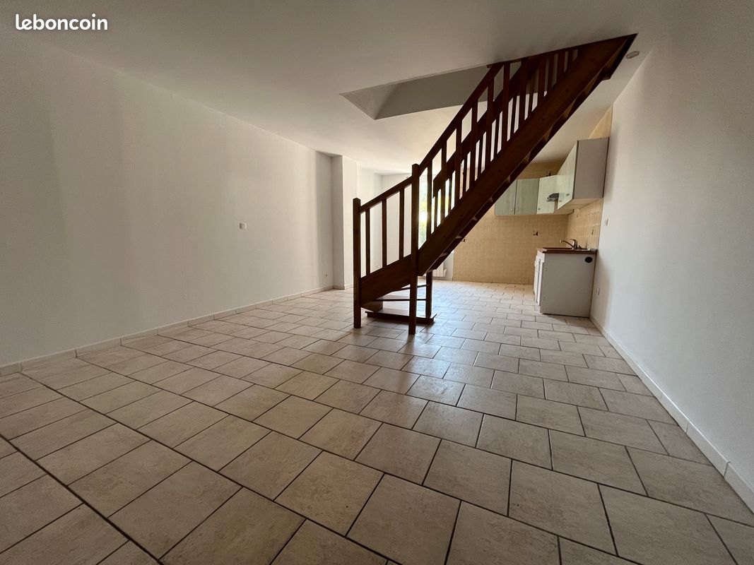 Appartement 4 pièces 85 m² · à Montaigu-de-Quercy · 85 m² · 550 €