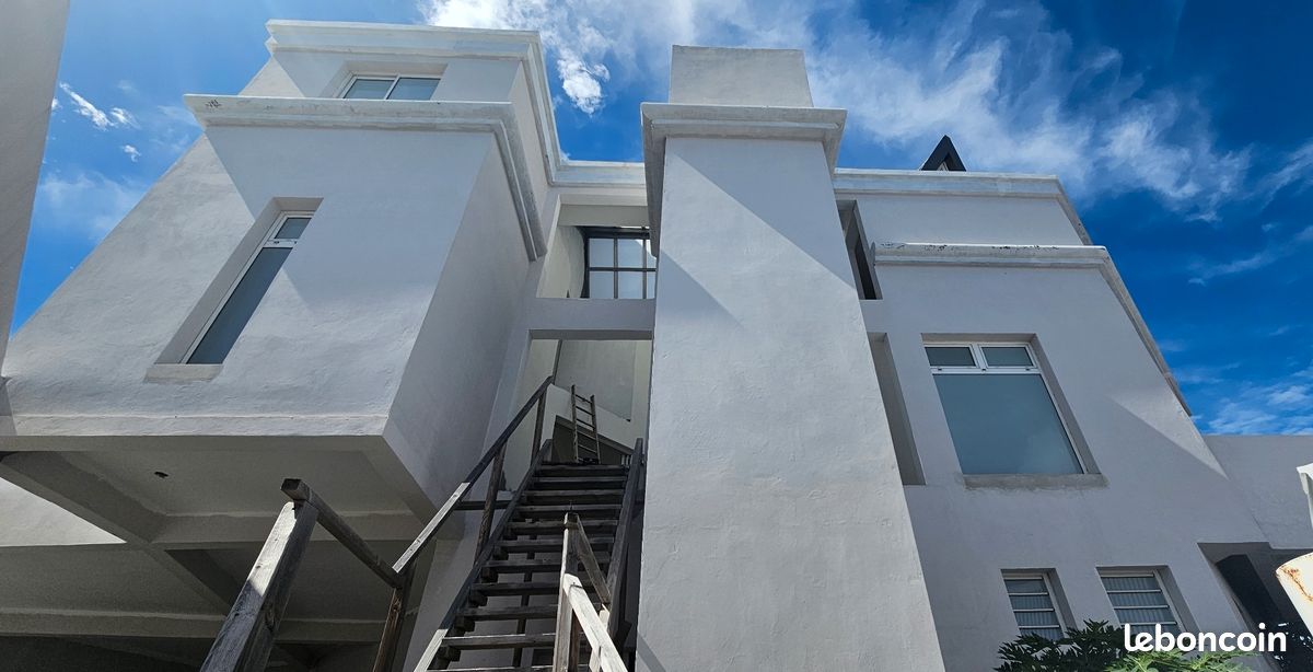 Immeuble 10 pièces 252 m² · à Le Port · 252 m² · 885 000 €