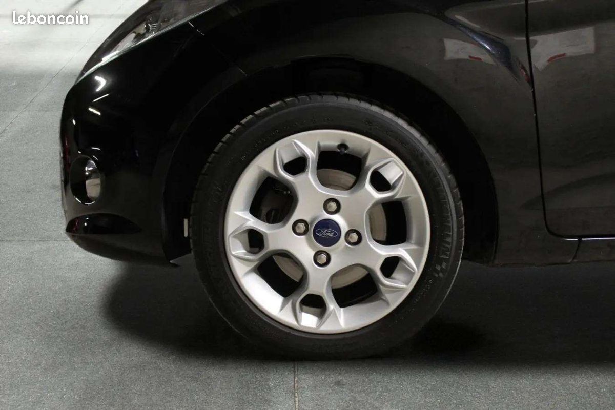 FORD FIESTA 1.6 TIVCT 120 TITANIUm (image 28)