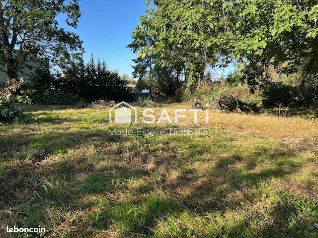 Terrain 1790 m² · à Loupes · 1 790 m² · 185 000 €