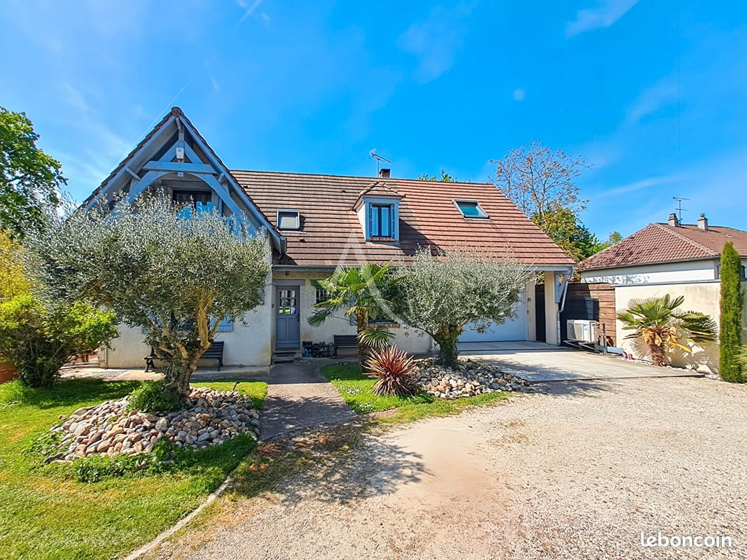 Maison 9 pièces 225 m² · à Saint-Germain-lès-Arpajon · 225 m² · 734 000 €