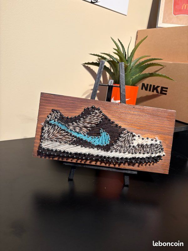 Décoration string art Nike dunk low (image 1)
