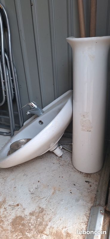 Lavabo avec colonne + robinet – Bon état (image 3)