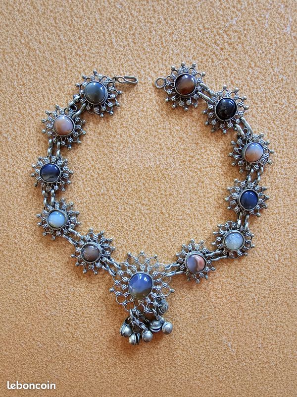 Collier ethnique (image 1)