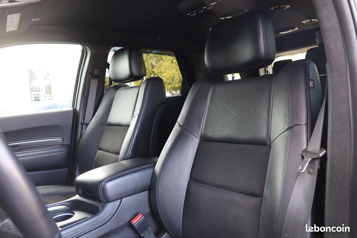 Dodge DURANGO SXT Plus AWD V6 3.6 309 ch – 7 places – Caméra – Attelage – R20 (image 8)