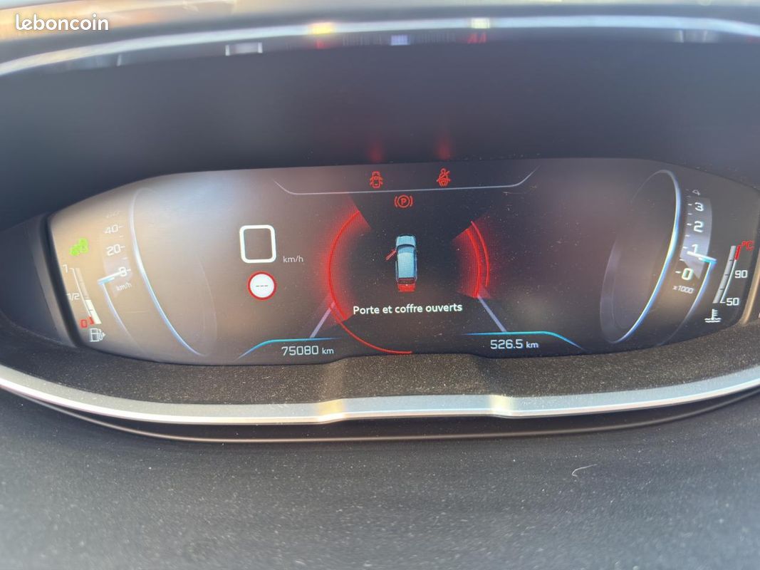 PEUGEOT 3008 1.2i PureTech 12V S&S - 130 II 2016 Allure PHASE 1 *DISTRIBUTION FAITE (image 11)