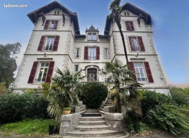 Propriété 60 pièces 1300 m²