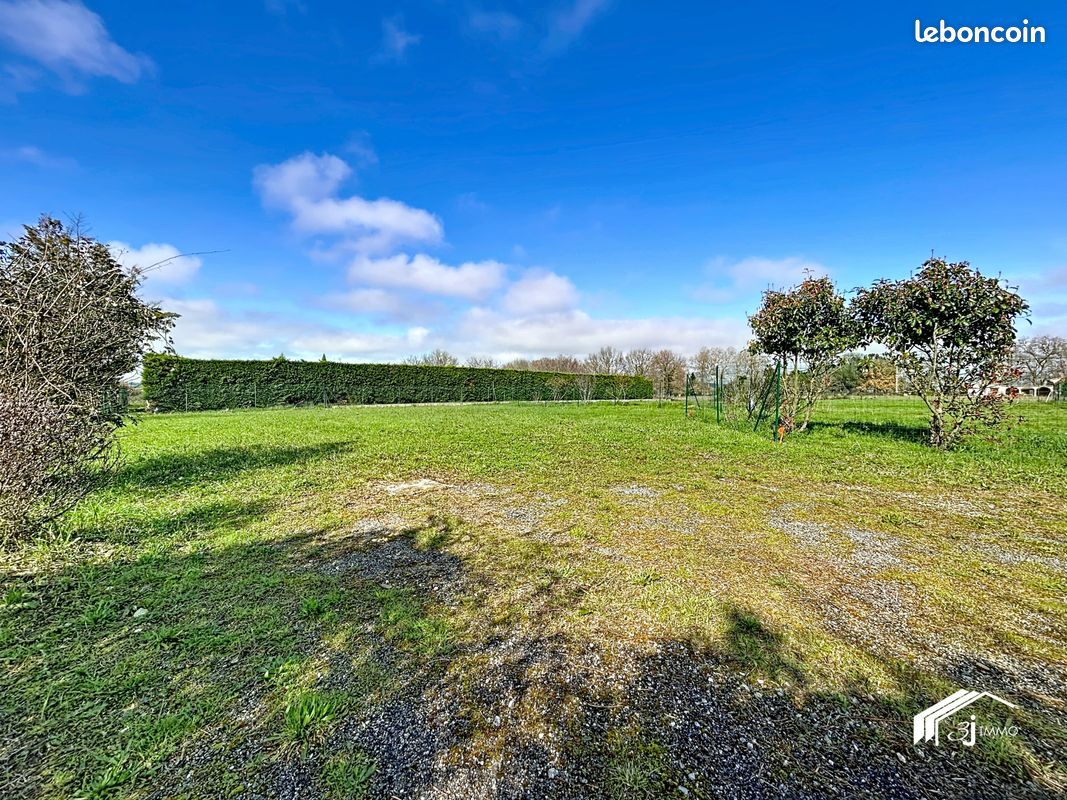 Terrain 1046 m² · à Lasserre-Pradère · 1 046 m² · 95 900 €