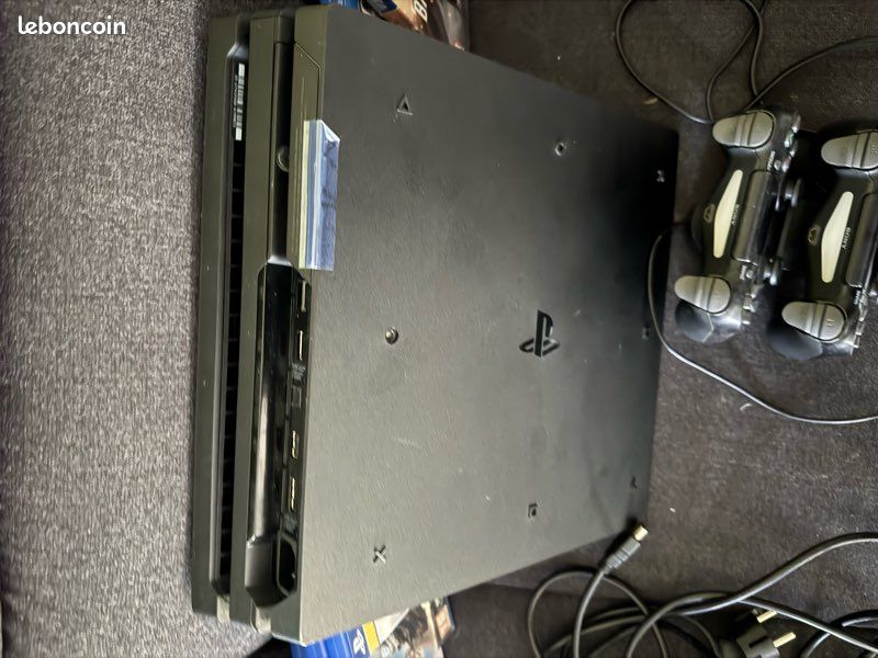 Ps4 pro 1T quasiment neuve (image 4)
