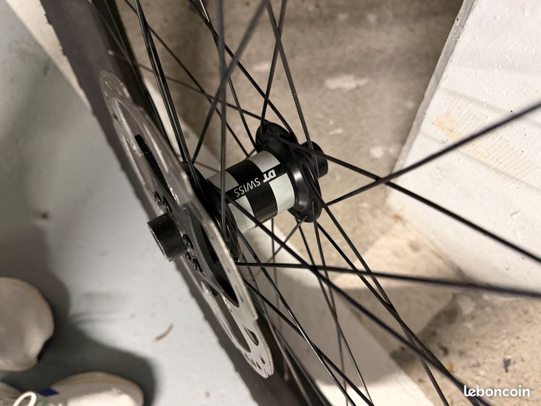 DT Swiss Moyeu Avant - 350 - Road | Straightpull | Non Disc - QR 100 DT Swiss Moyeu Avant - 350 - Road | Straightpull | Non Disc - QR 100