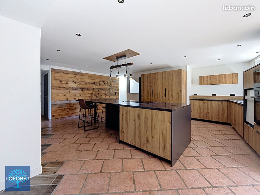 Maison 6 pièces 187 m² · à Mornant · 187 m² · 399 000 €