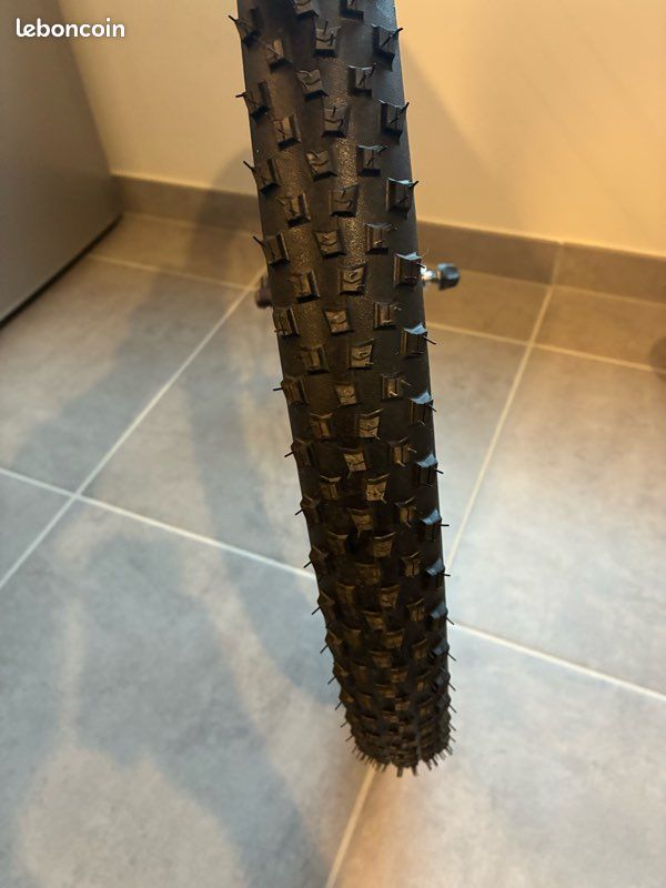 Roue Avant VTT 26 Pouces Shimano Exage FH-RM50 - Jante Alesa, Frein Sur Jante, Aluminium