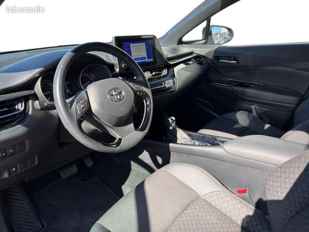 Toyota C-HR 1.8 Hybride 122ch Design Ultimate E-CVT (image 14)
