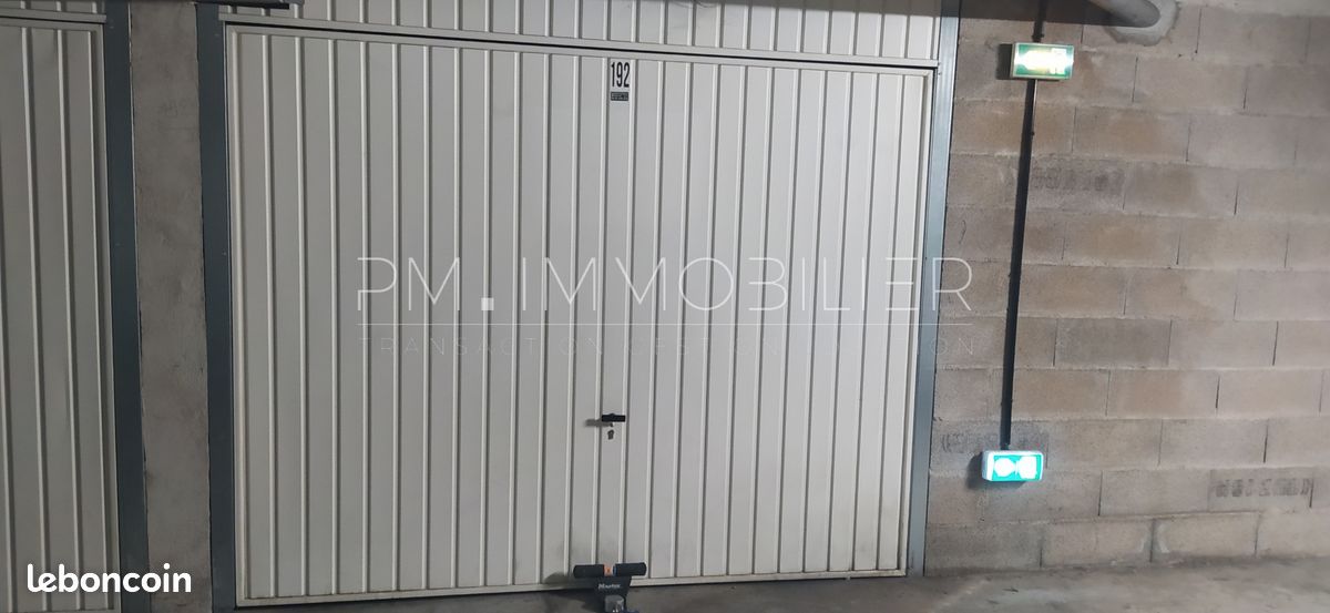 Parking 20 m² · à Marseille · 20 m² · 135 €