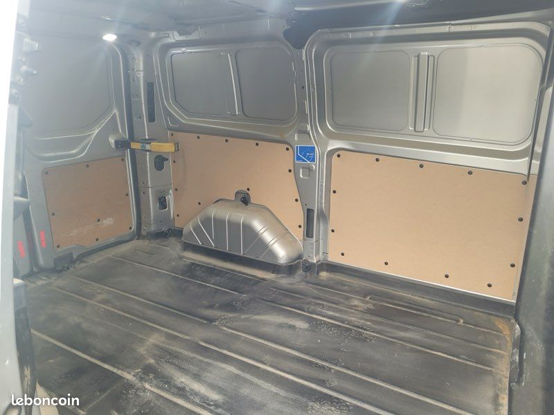 Ford transit (image 2)