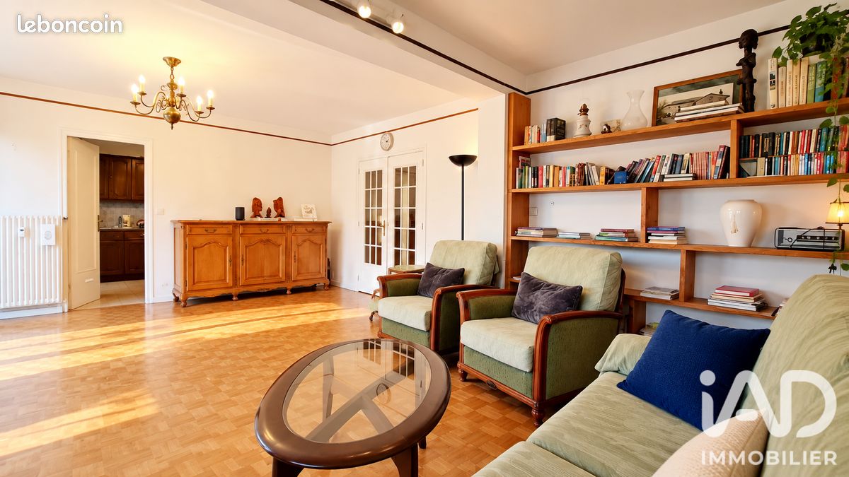 Appartement 6 pièces 120 m² · à Villars · 120 m² · 125 000 €