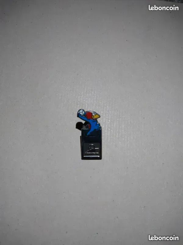 Pin's FRANCE 98 Footix Et Joueur Argenté - Édition Limitée Signée Arthus Bertrand