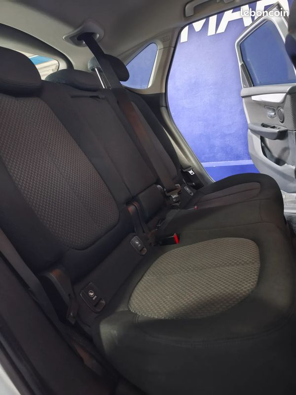 BMW 216d Série 2 ActiveTourer 216d Business Design 116ch - 2018 - 147 500 km - boite automatique - (image 19)