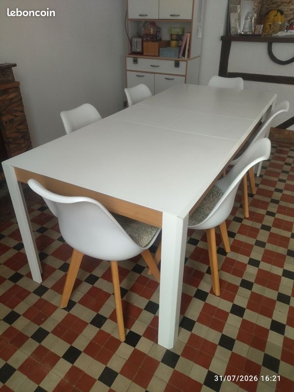 Table et chaises (image 1)