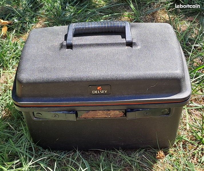 Vanity case original Beauty Case rigide noir Delsey Vintage 1970