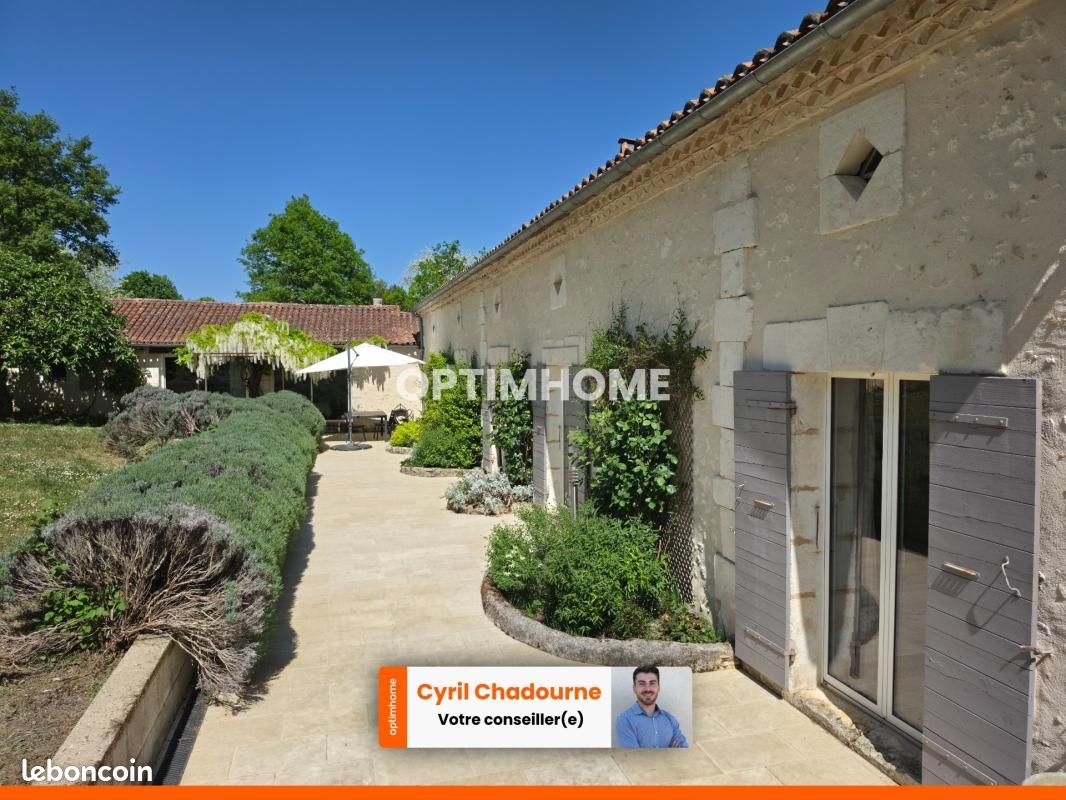 Maison 10 pièces 225 m² · à Douville · 225 m² · 540 000 €