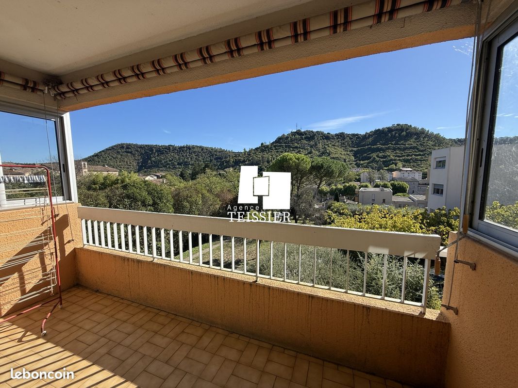 Appartement 4 pièces 77 m² · aux Vans · 77 m² · 150 000 €