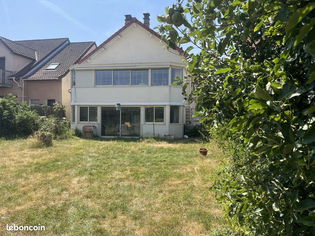 Maison 5 pièces 110 m² · à Les Clayes-sous-Bois · 110 m² · 380 000 €
