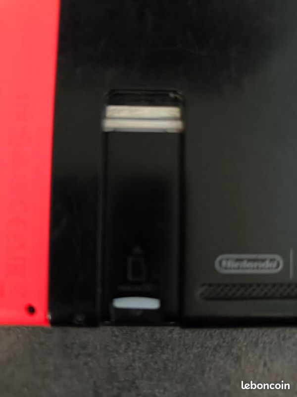 Vend Nintendo Switch avec socle (image 3)
