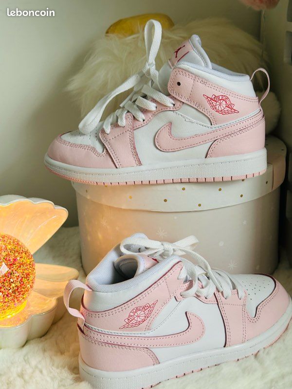 Baskets montantes jordan rose Chaussures