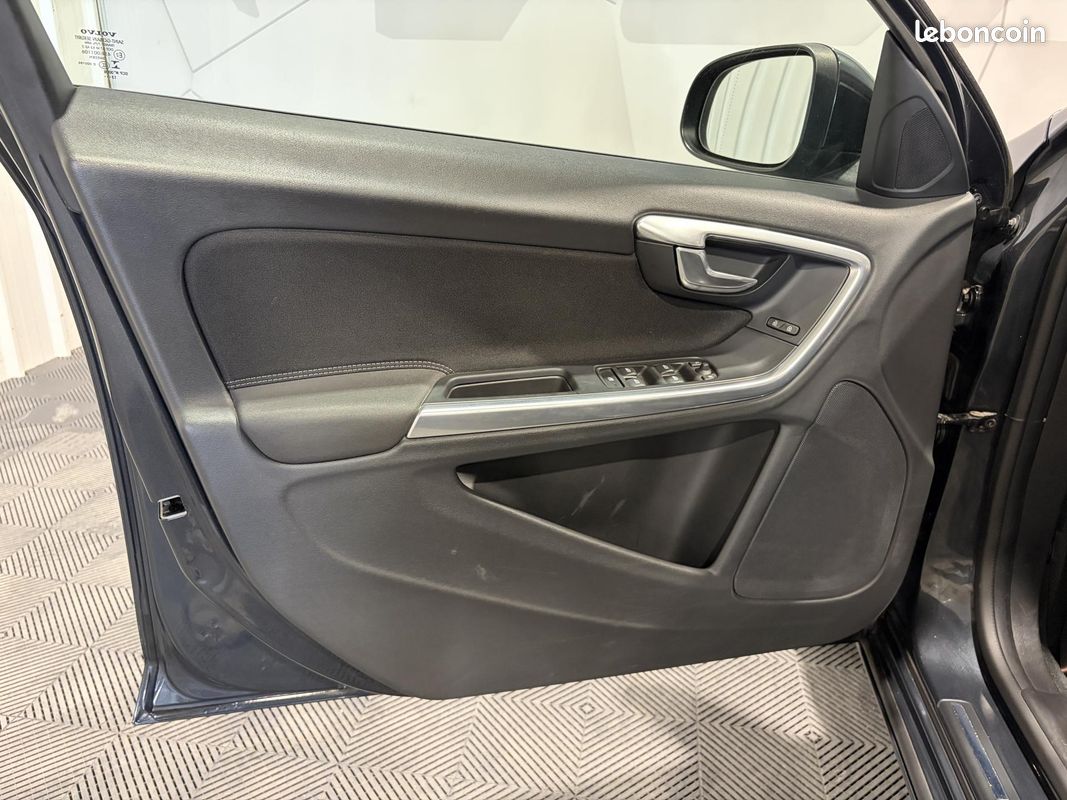 VOLVO V60 D2 115 ch Stop&Start Kinetic Business (image 19)