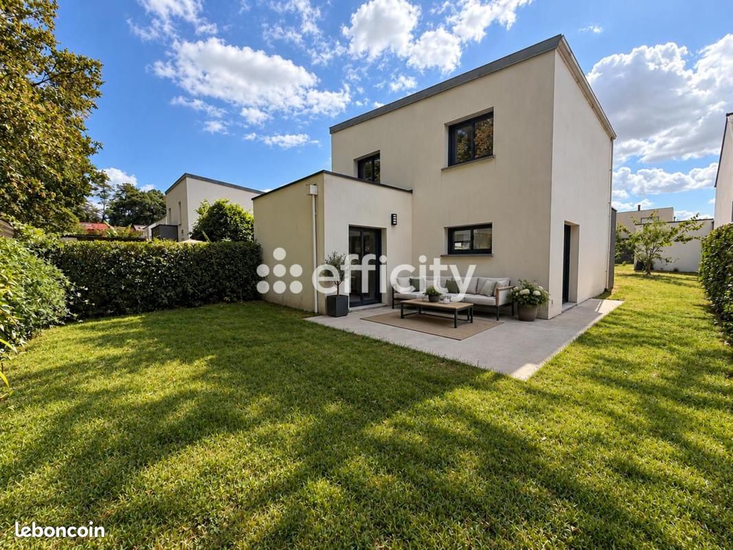 Maison 6 pièces 111 m² · à Orgères · 111 m² · 323 900 €