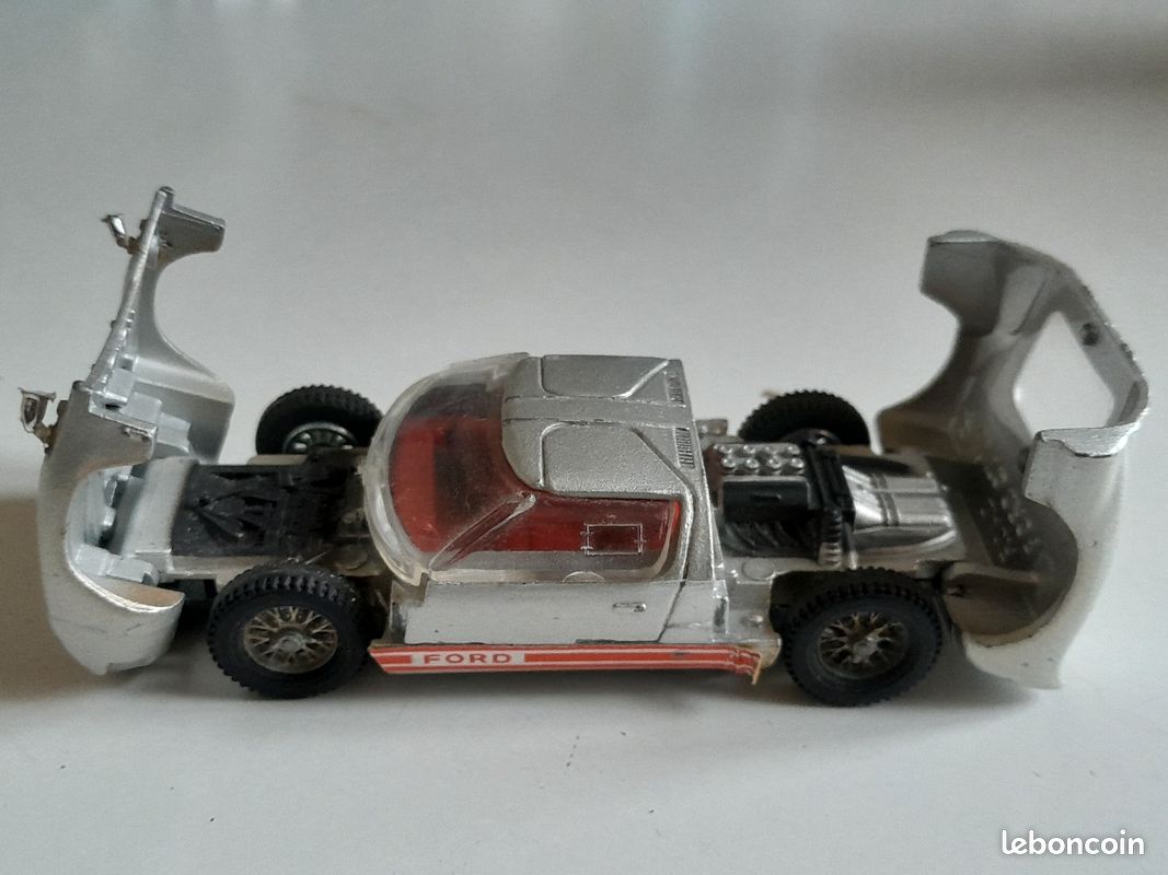 DINKY TOYS GB FORD 40-RV GT Ref 132 - Collection