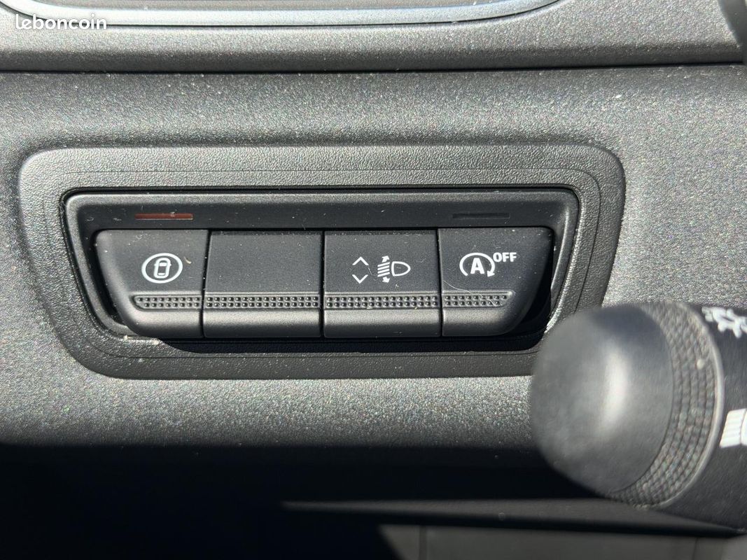 Renault captur 1.0 essence 90 camera de recul + gps + climatisation auto + roue de secours (image 16)