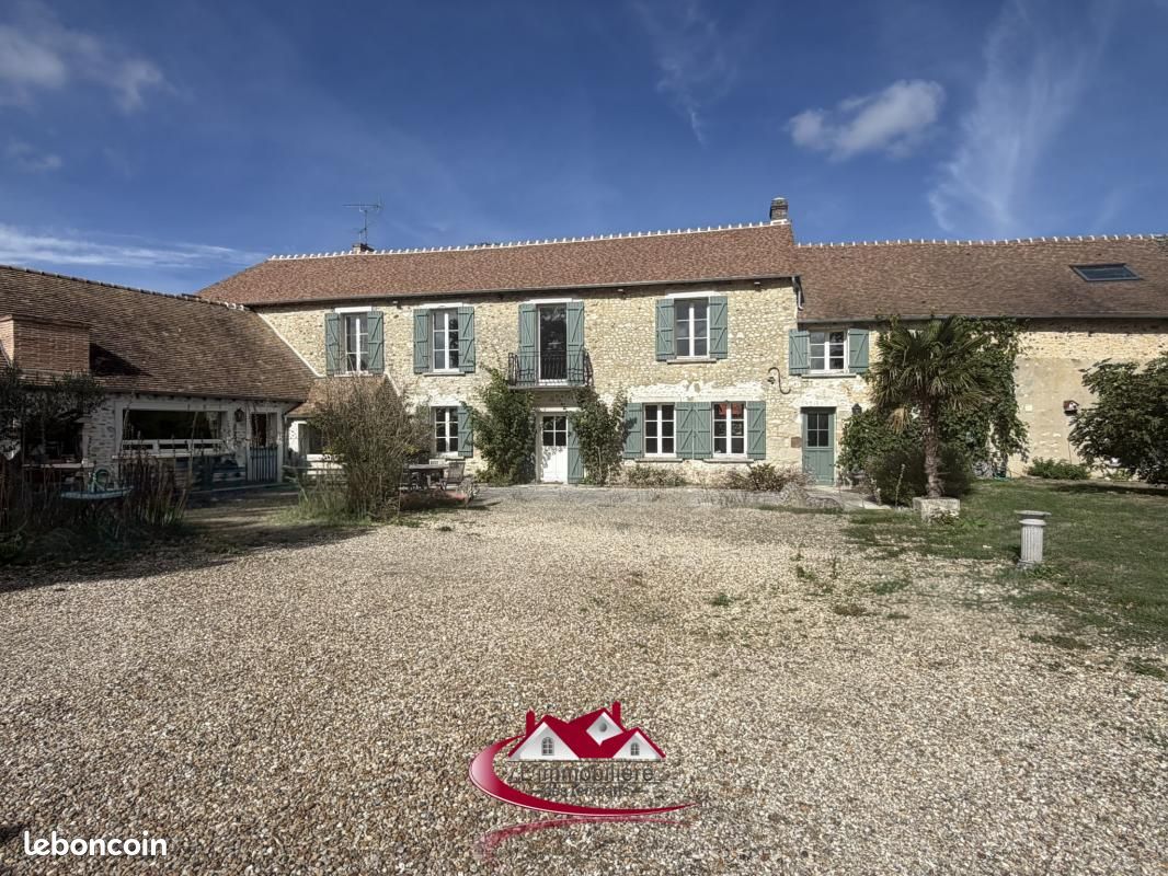 Maison 7 pièces 250 m² · à Houdan · 250 m² · 1 970 €/mois