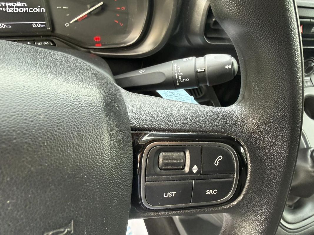 CITROEN BERLINGO 1.5 BlueHDi - 75 Fourgon M Worker 1000 kg TVA RECUPERABLE + ATTELAGE + CAMERA AR (image 25)