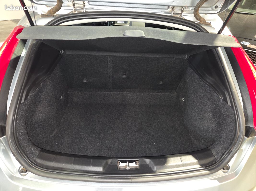 Volvo v40 ii d2 115ch kinetic 27/07/2015 90207km (image 8)
