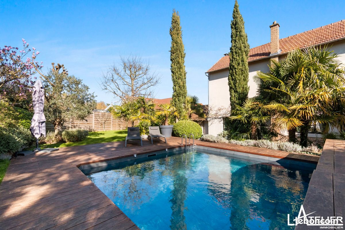Maison 7 pièces 210 m² · à Orgeval · 210 m² · 980 000 €