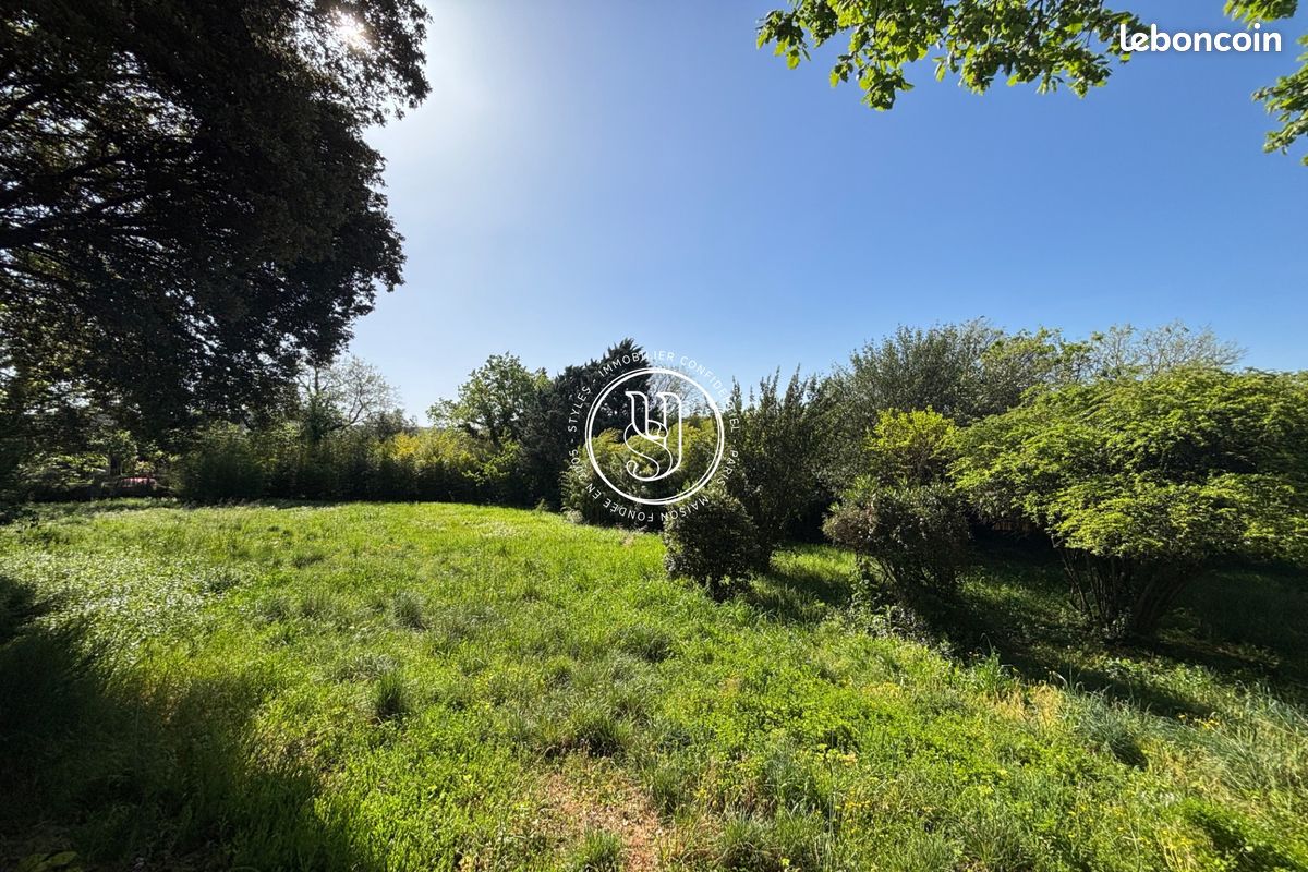 Terrain 950 m² · à Uzès · 950 m² · 155 000 €