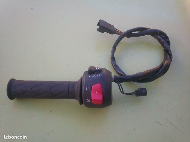 Commodo Droit Complet Suzuki 125 GZ Marauder – Pièce D'occasion