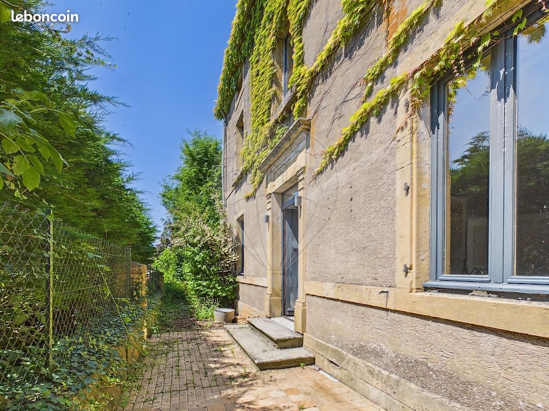 Maison 9 pièces 261 m² (image 2)