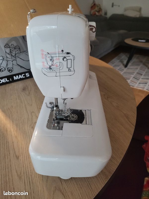 Vend machine à coudre (image 3)