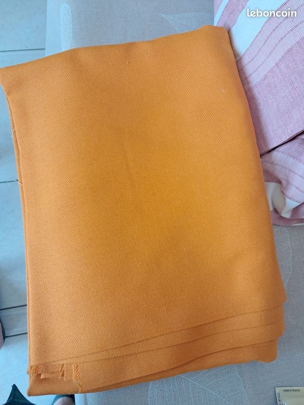 Coupon de tissu epais (image 2)