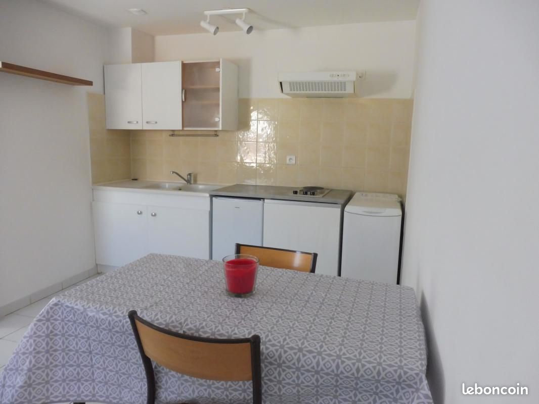 Appartement 2 pièces 30 m² · à Saint-Étienne-de-Fontbellon · 30 m² · 335 €/mois
