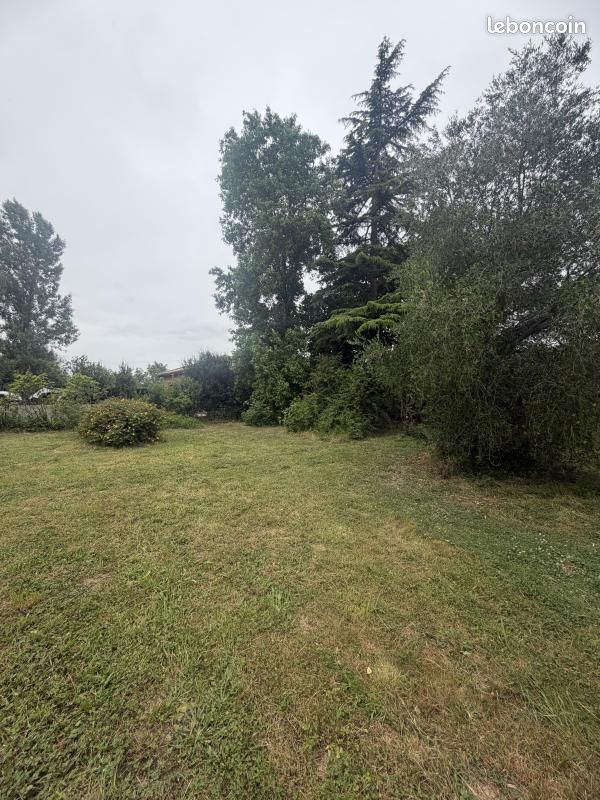 Terrain 510 m² · à Issus · 85 500 €