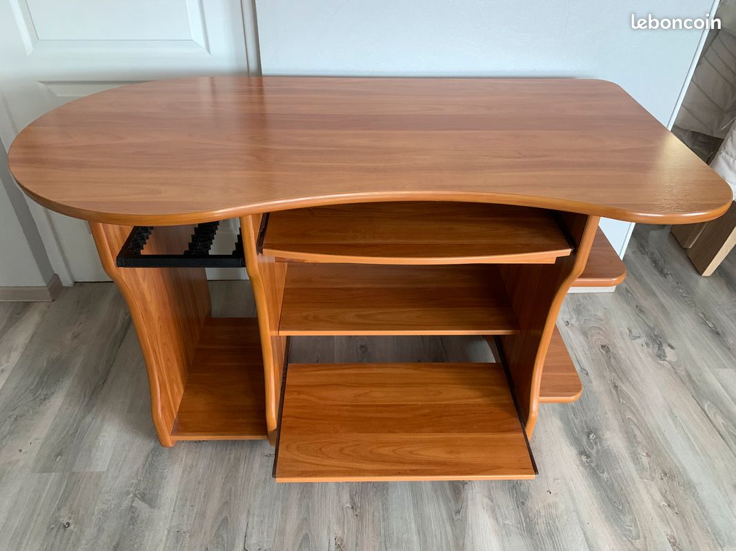 Bureau (image 1)