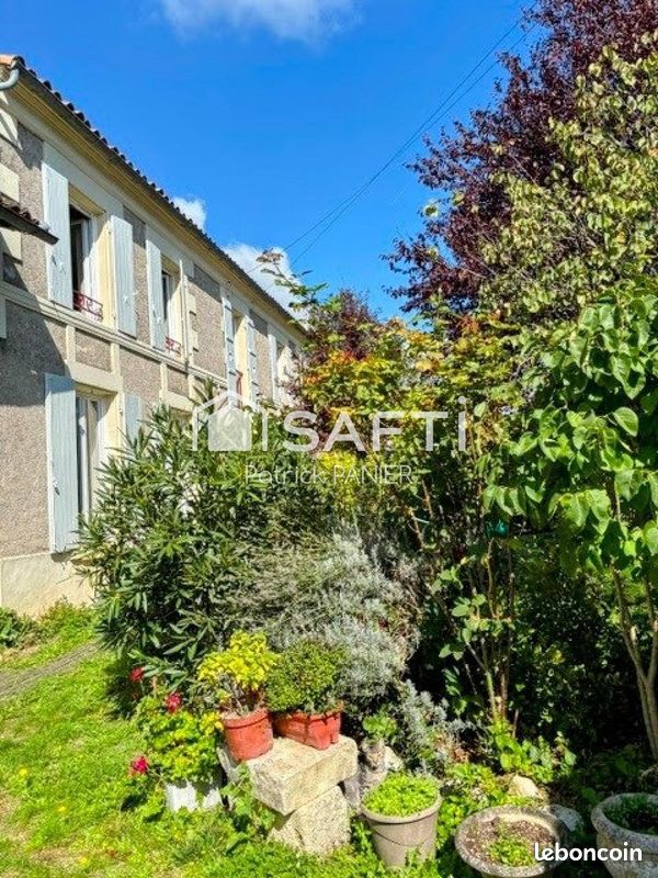 Maison 6 pièces 177 m² · à Saleignes · 177 m² · 319 000 €