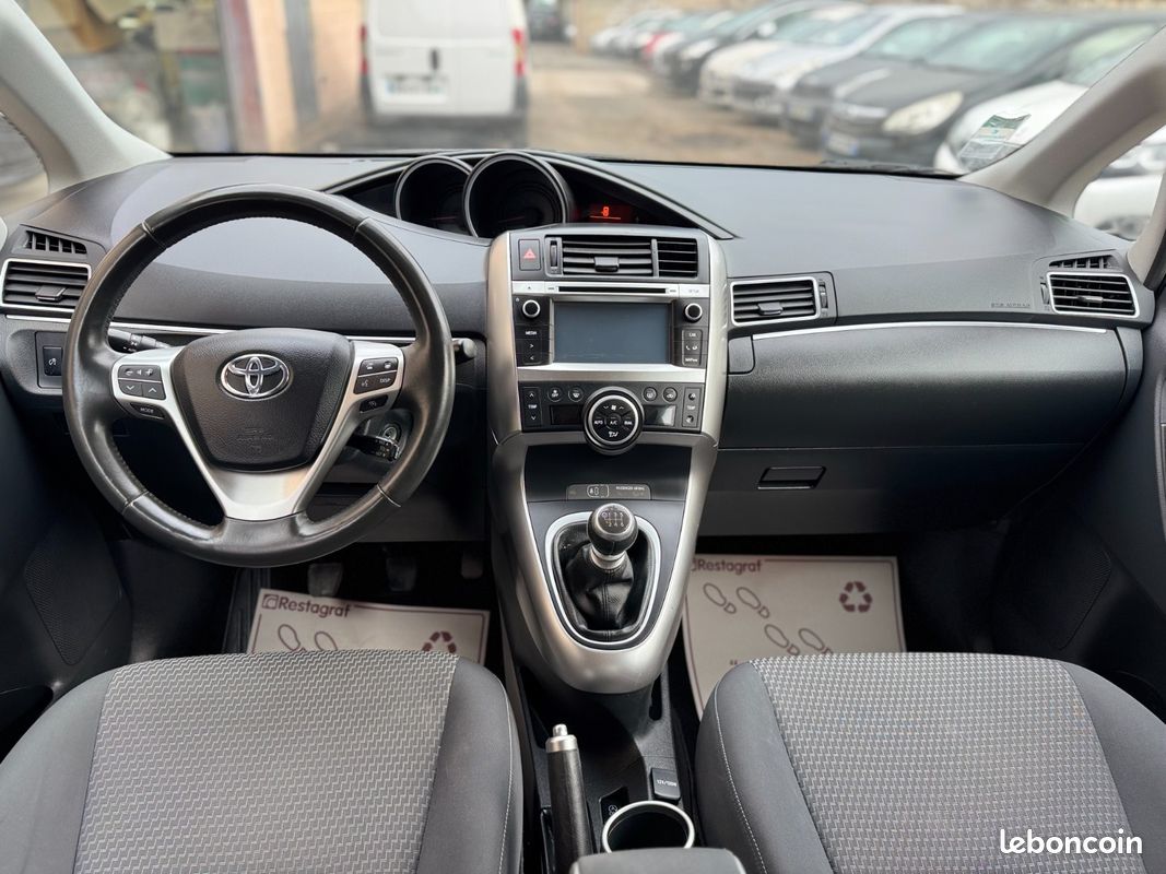 Toyota VERSO 1.6 D-4D 112CH Feel (image 9)