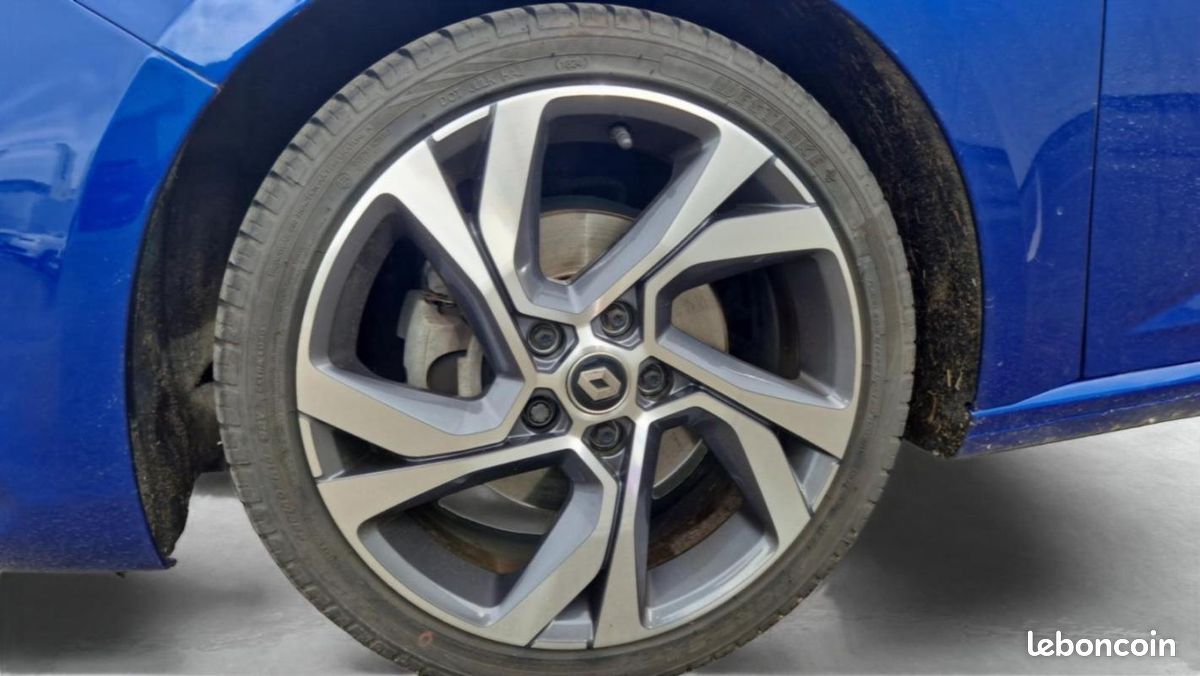 Renault Mégane IV BERLINE E-TECH Plug-In Hybride 160 R.S. Line (image 10)