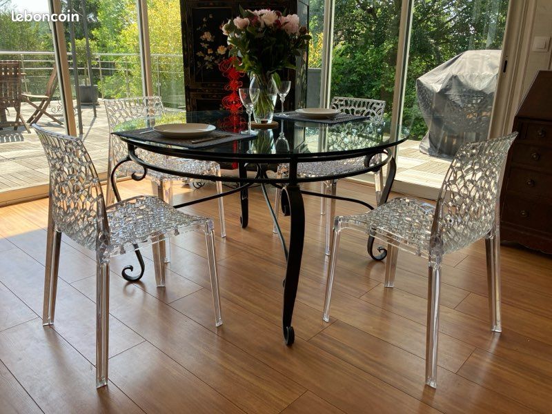 Table Roche Bobois – Plateau Verre Et Pieds Bois – élégante Et Spacieuse (2m X 1m)